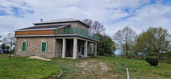 casa indipendente in vendita a Guarcino