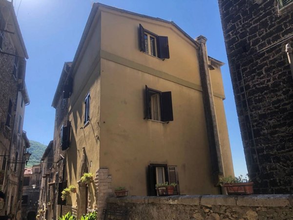 casa indipendente in vendita a Guarcino