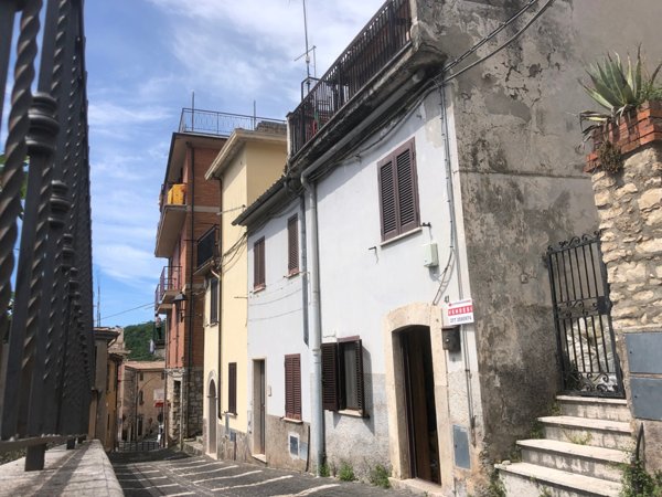 casa indipendente in vendita a Guarcino