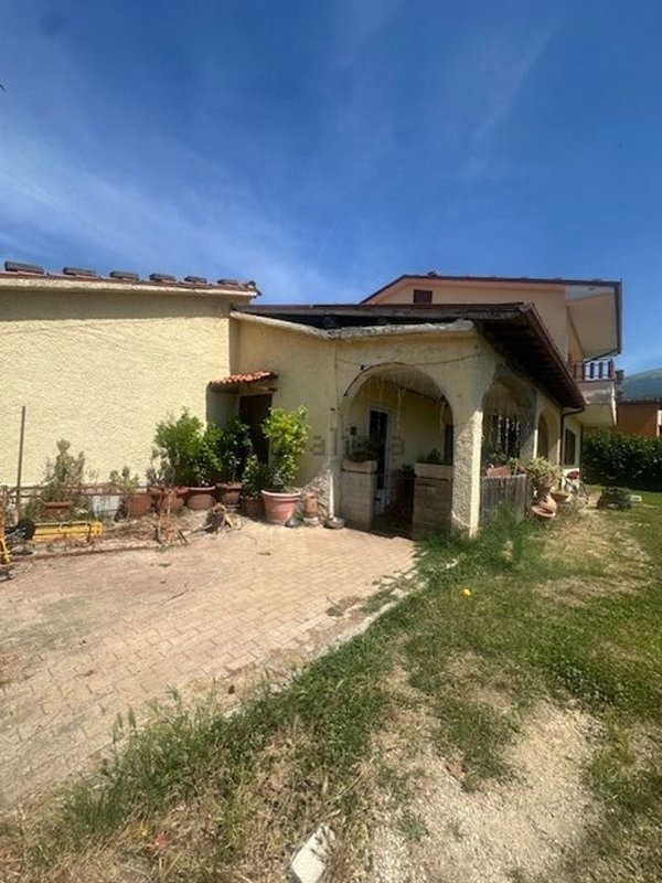 casa indipendente in vendita a Guarcino