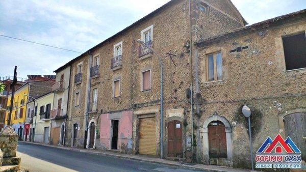 casa indipendente in vendita ad Isola del Liri in zona Carnello