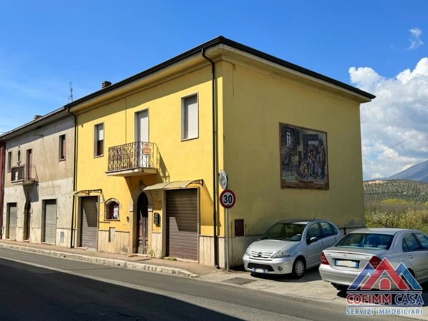 appartamento in vendita ad Isola del Liri in zona Carnello