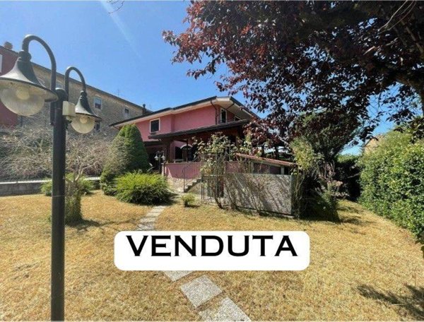 casa indipendente in vendita ad Isola del Liri in zona Carnello