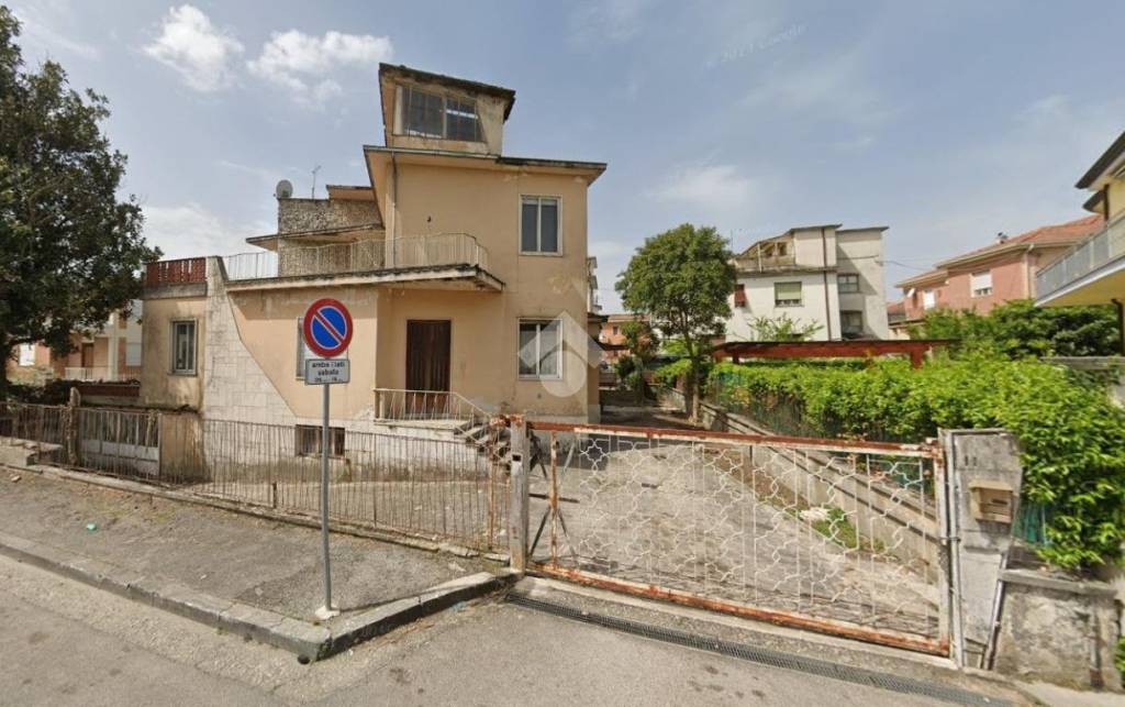 casa indipendente in vendita ad Isola del Liri
