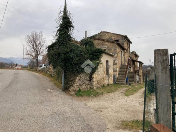 casa indipendente in vendita ad Isola del Liri