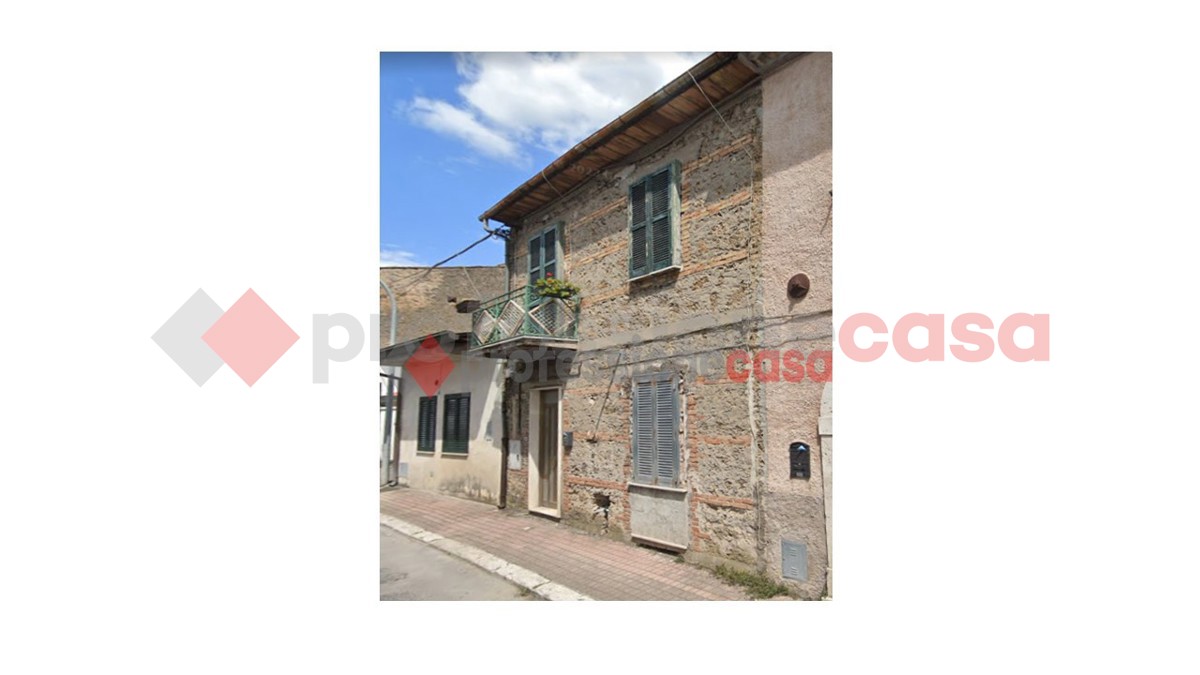 casa indipendente in vendita ad Isola del Liri in zona Carnello
