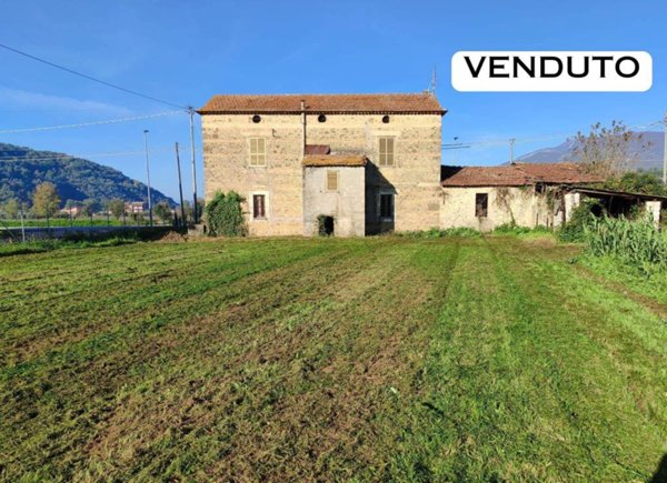 casa indipendente in vendita ad Isola del Liri