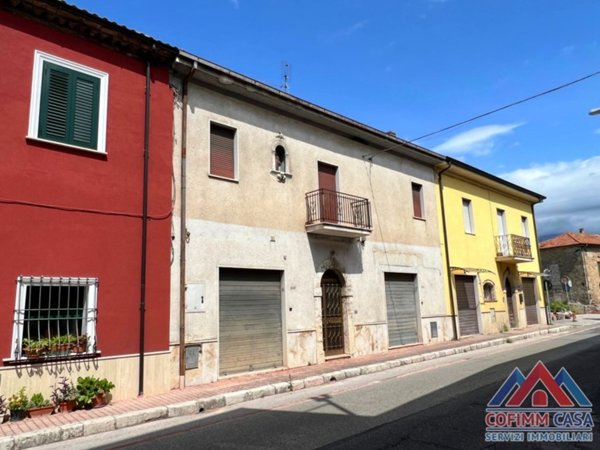casa semindipendente in vendita ad Isola del Liri in zona Carnello