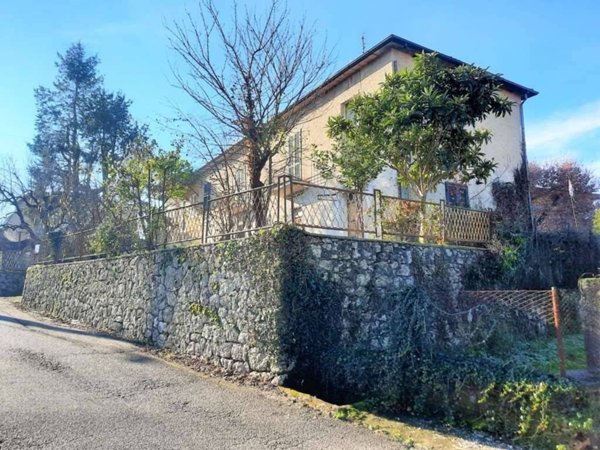 casa indipendente in vendita ad Isola del Liri in zona Carnello