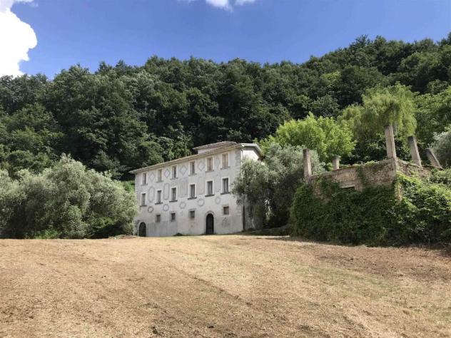 casa indipendente in vendita ad Isola del Liri in zona Capitino