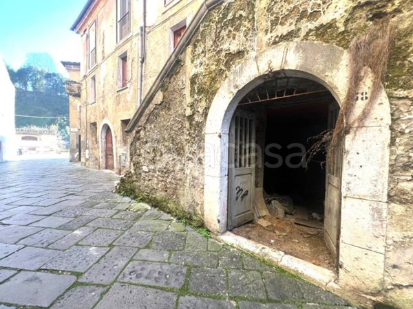 locale commerciale in vendita ad Isola del Liri