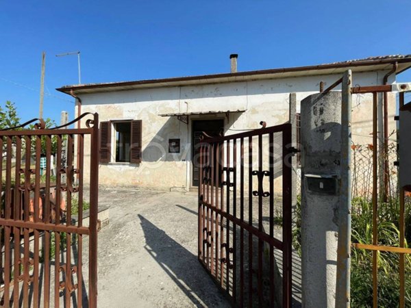 casa indipendente in vendita ad Isola del Liri
