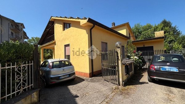 casa indipendente in vendita ad Isola del Liri