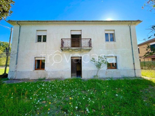 casa indipendente in vendita ad Isola del Liri
