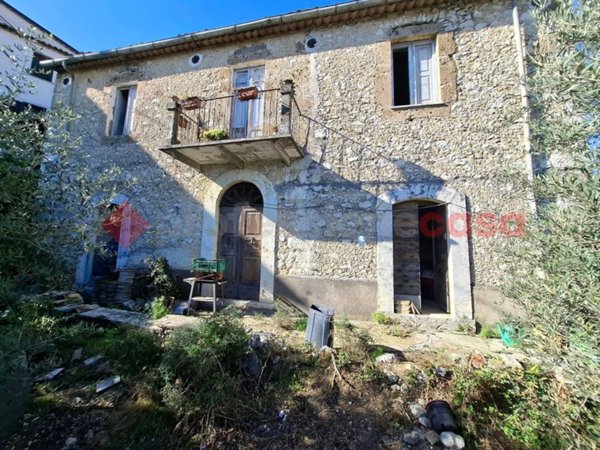 casa indipendente in vendita ad Isola del Liri