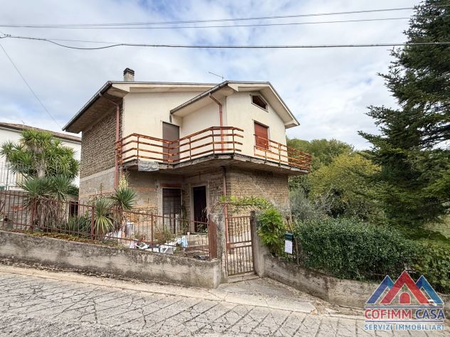 casa indipendente in vendita ad Isola del Liri in zona Carnello