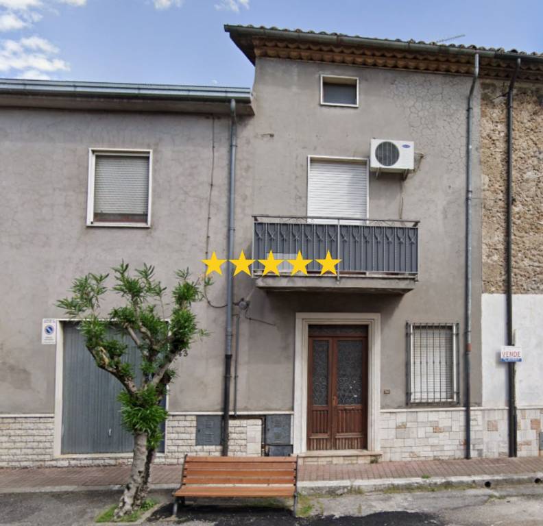 appartamento in vendita ad Isola del Liri in zona Carnello