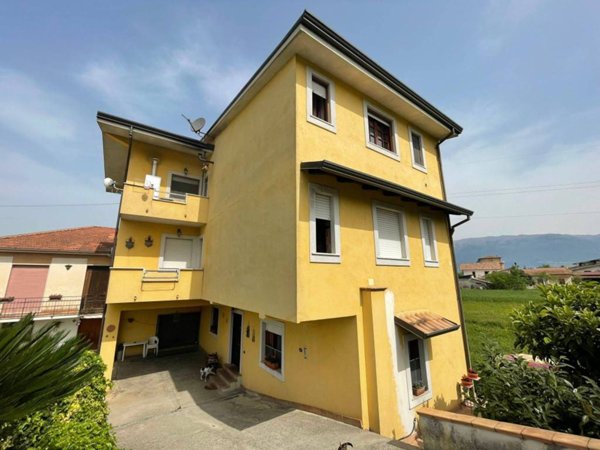 casa indipendente in vendita ad Isola del Liri