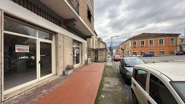 locale commerciale in vendita ad Isola del Liri