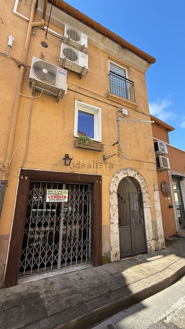 locale commerciale in vendita ad Isola del Liri