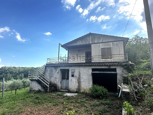 casa indipendente in vendita ad Isola del Liri