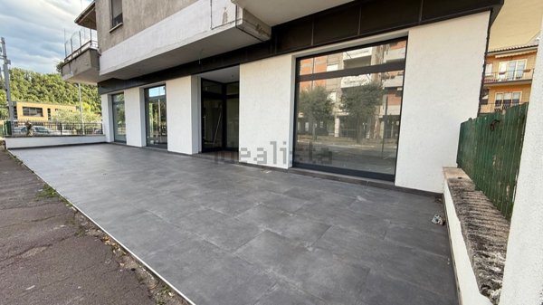 locale commerciale in vendita ad Isola del Liri