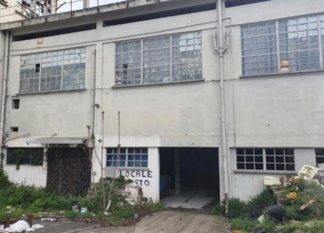 locale commerciale in vendita ad Isola del Liri