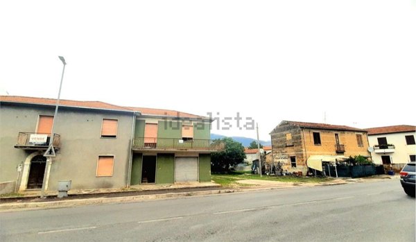 casa semindipendente in vendita ad Isola del Liri