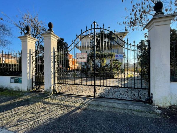 casa indipendente in vendita ad Isola del Liri