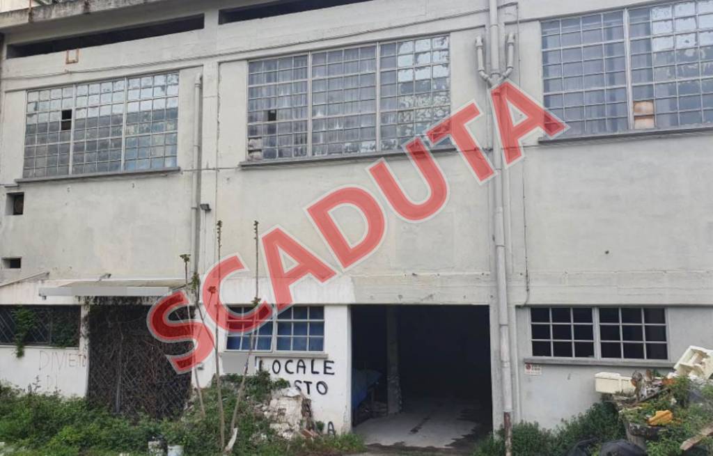 locale commerciale in vendita ad Isola del Liri in zona Borgo Nuovo