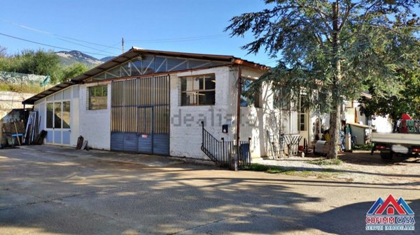 capannone in vendita ad Isola del Liri