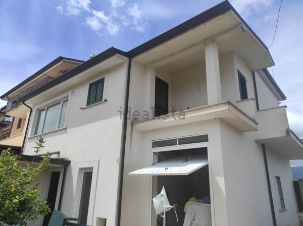 casa indipendente in vendita ad Isola del Liri