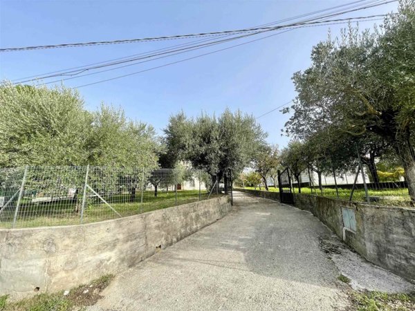 casa indipendente in vendita ad Isola del Liri