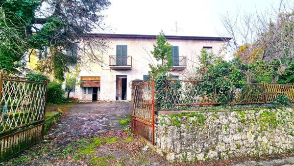 casa indipendente in vendita ad Isola del Liri in zona Carnello