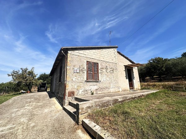 casa indipendente in vendita ad Isola del Liri