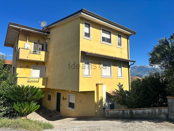 casa semindipendente in vendita ad Isola del Liri