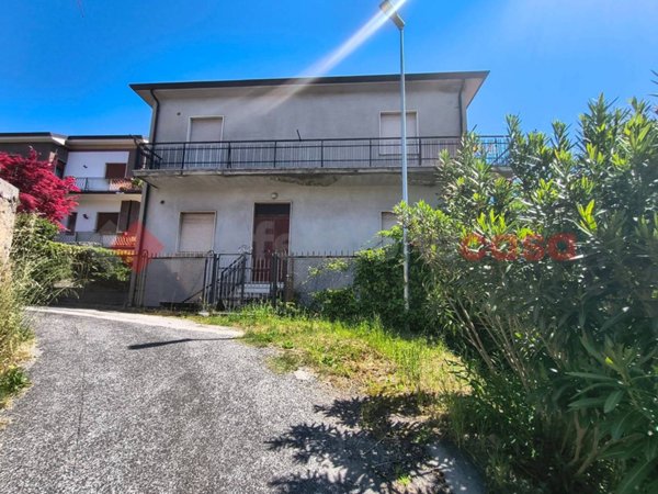 casa indipendente in vendita ad Isola del Liri