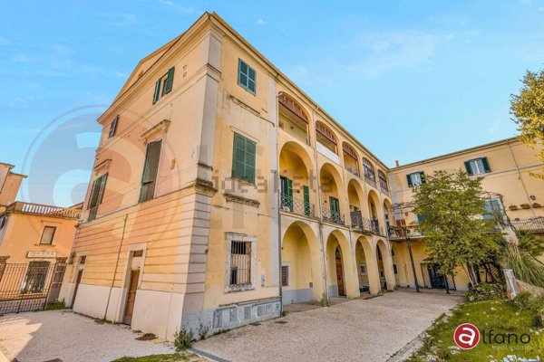 ufficio in vendita ad Isola del Liri