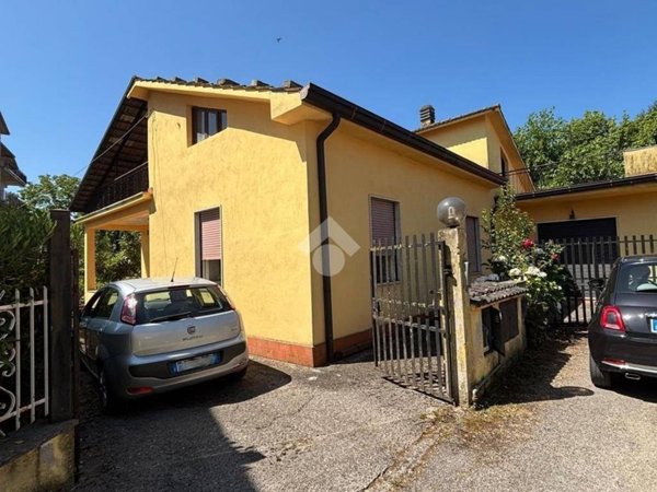 casa indipendente in vendita ad Isola del Liri