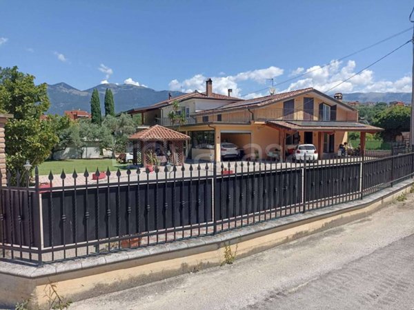 casa indipendente in vendita ad Isola del Liri