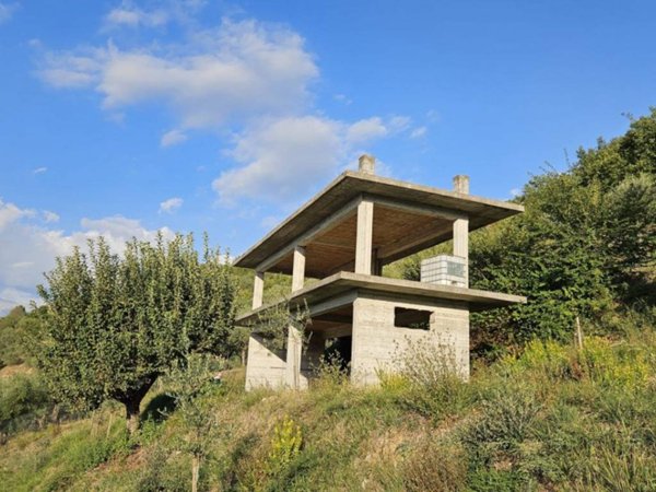 casa indipendente in vendita ad Isola del Liri in zona Borgo Nuovo