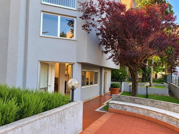 casa indipendente in vendita ad Isola del Liri