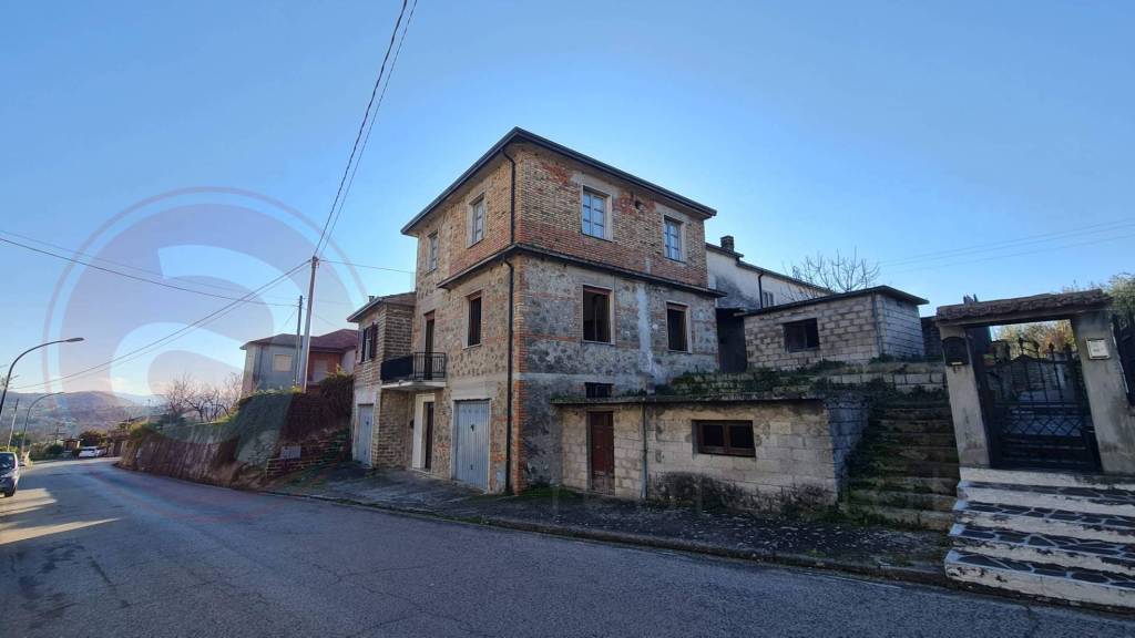 appartamento in vendita a Monte San Giovanni Campano in zona Chiaiamari