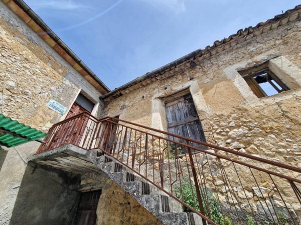 casa indipendente in vendita a Monte San Giovanni Campano in zona Porrino