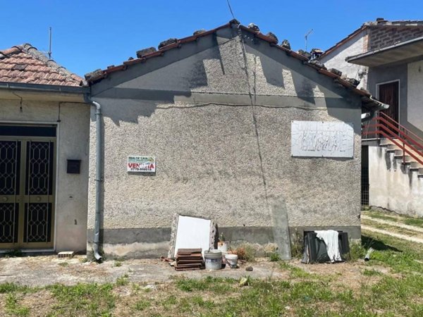 casa indipendente in vendita a Monte San Giovanni Campano in zona Porrino