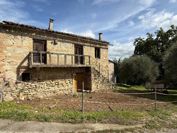 casa indipendente in vendita a Monte San Giovanni Campano in zona Chiaiamari