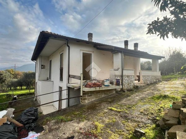 casa indipendente in vendita a Monte San Giovanni Campano in zona Colli