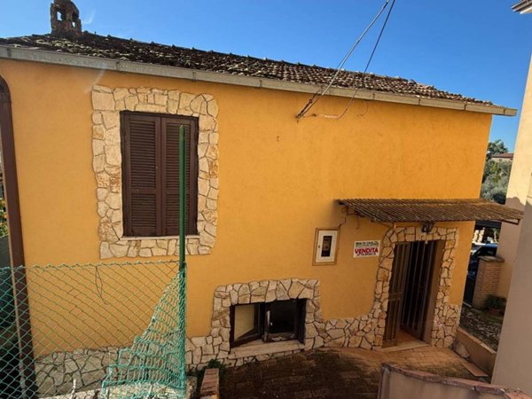 appartamento in vendita a Monte San Giovanni Campano in zona Colli