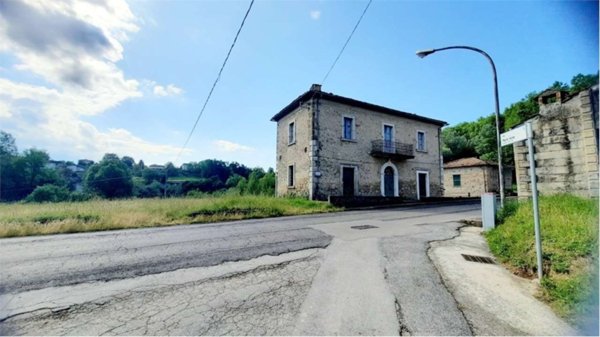 casa indipendente in vendita a Monte San Giovanni Campano in zona Chiaiamari