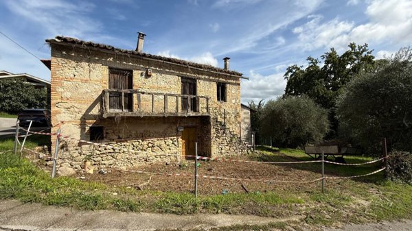 casa indipendente in vendita a Monte San Giovanni Campano